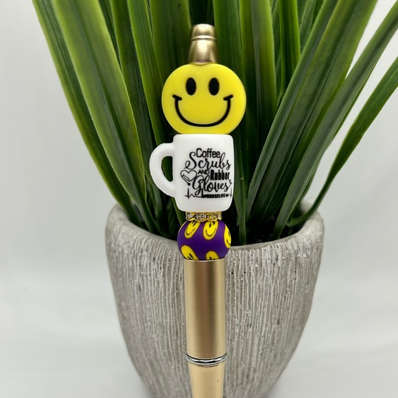Smiley Face Medical Field Beaded Pen - Picture 1 of 3